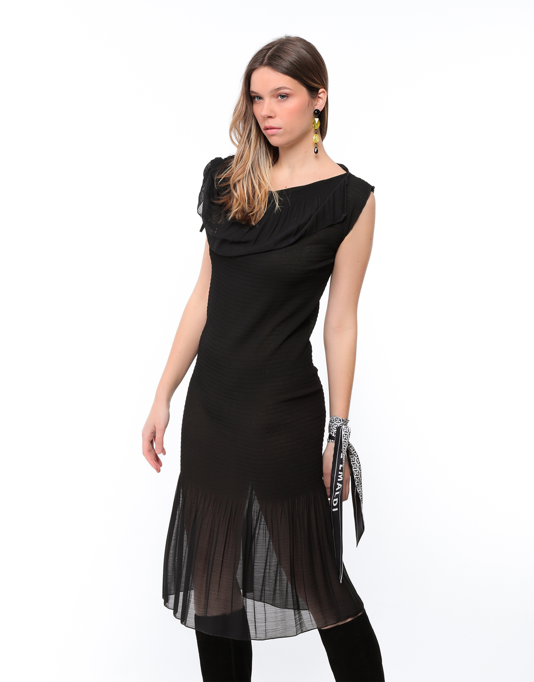 Long dress in black pleated muslin